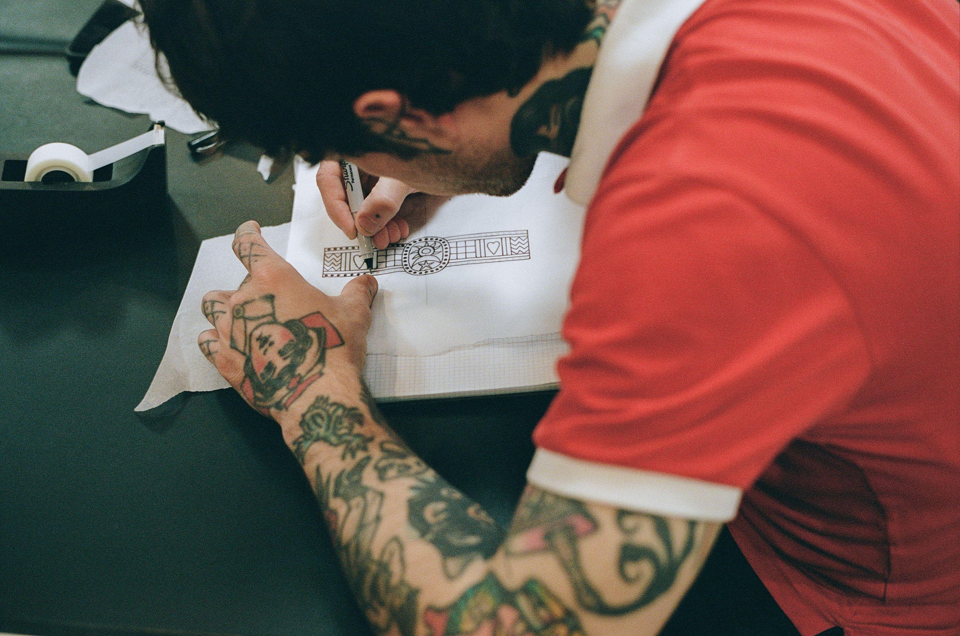 Alberto preparing a drawing